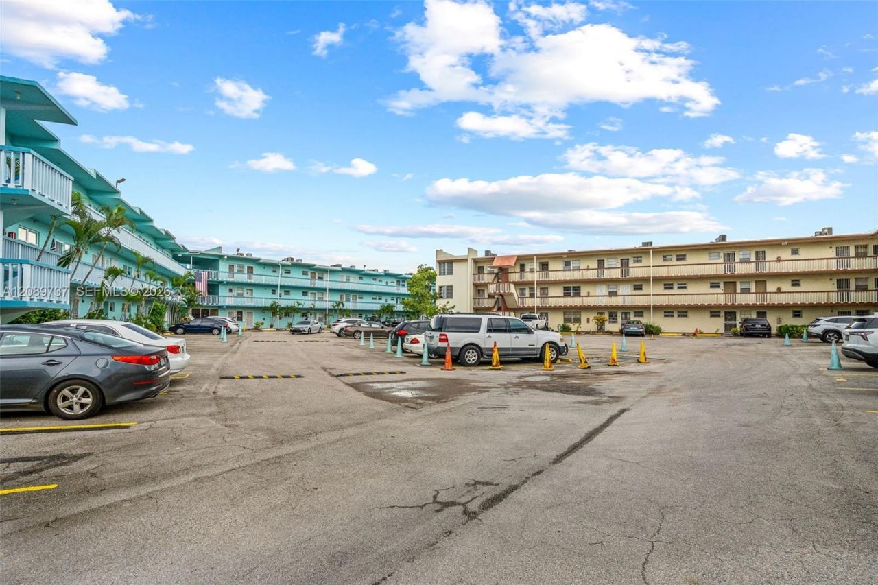 1481 NE Miami Gardens Dr, Unit 363, Miami, FL 33179 Photo