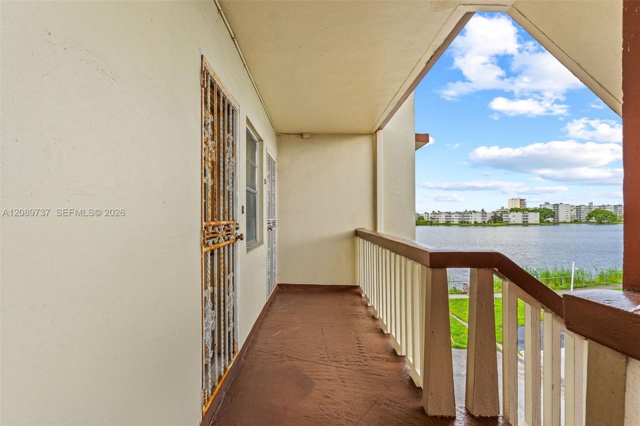 1481 NE Miami Gardens Dr, Unit 363, Miami, FL 33179 Photo