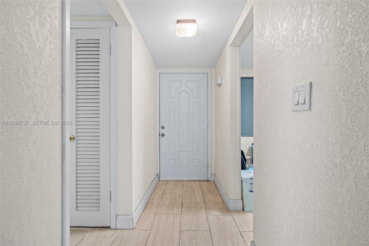 1481 NE Miami Gardens Dr, Unit 363, Miami, FL 33179 Photo