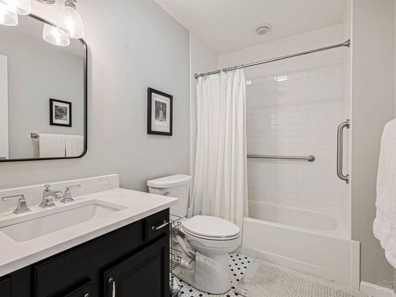 104 Hetherington Lane, Glendale, OH 45246 Photo 46