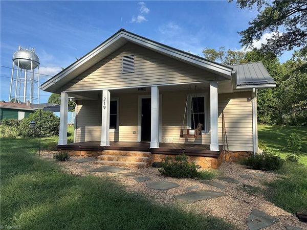 219 Highland Avenue, Elkin, NC 28621
