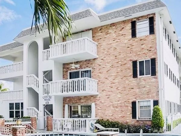 424 N RIVERSIDE Drive, Unit 206, Pompano Beach, FL 33062