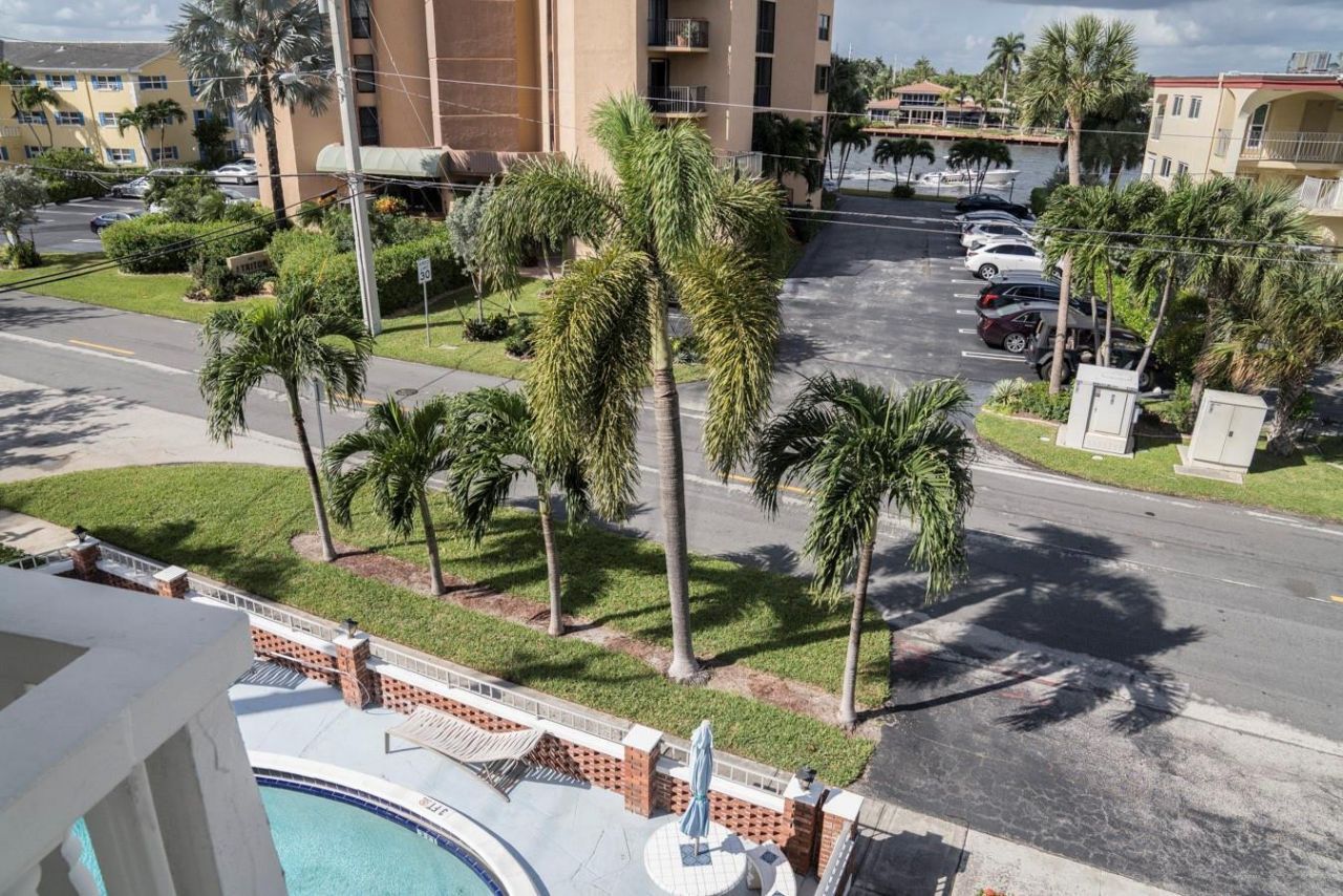 424 N Riverside Drive, Unit 206, Pompano Beach, FL 33062 Photo