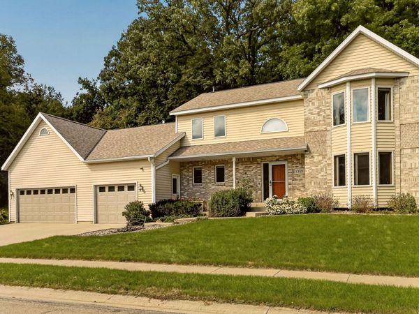 1321 Woodland Drive SW, Rochester, MN 55902