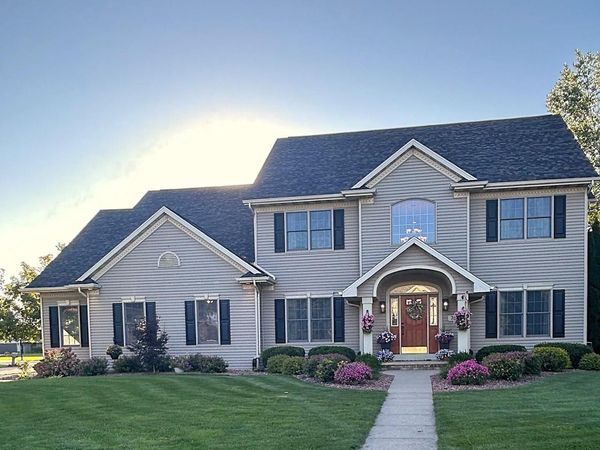 764 SADDLEBROOK COURT, Neenah, WI 54956