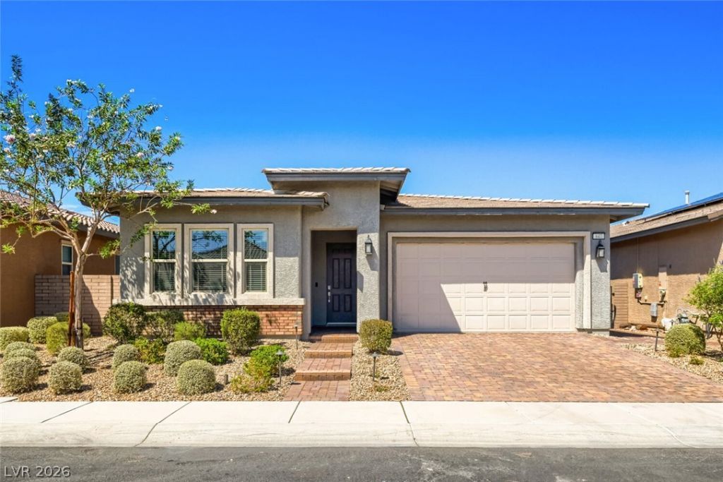 647 Longfeather Street, Henderson, NV 89011 Main Photo