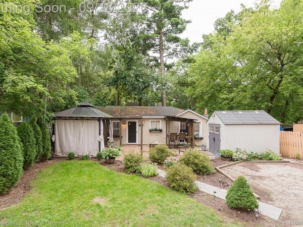 6550 Linville Drive, Green Oak Township, Mi 48116