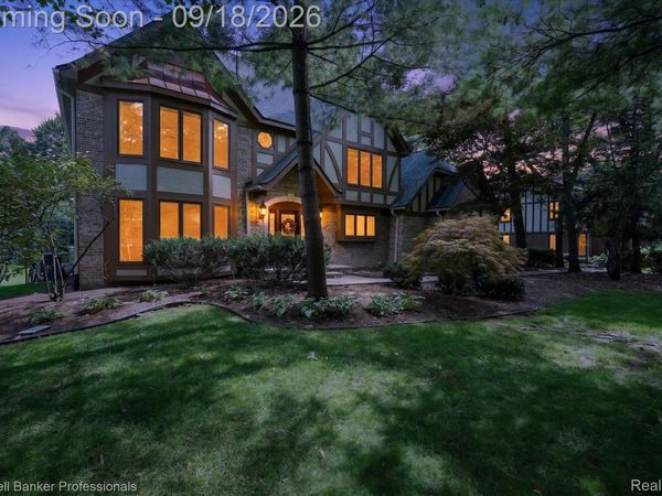 293 Kirksway Ln, Orion Township, Mi 48362