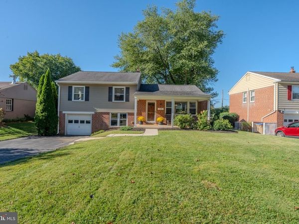 720 WISTERIA DRIVE , NEWTOWN SQUARE, PA 19073