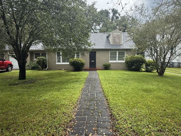 1909 Old Government Street, Mobile, AL 36606