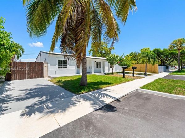 3155 SW 27th Ln , Unit 2, Miami, FL 33133
