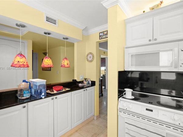 2851 Leonard Dr , Unit J210, Aventura, FL 33160