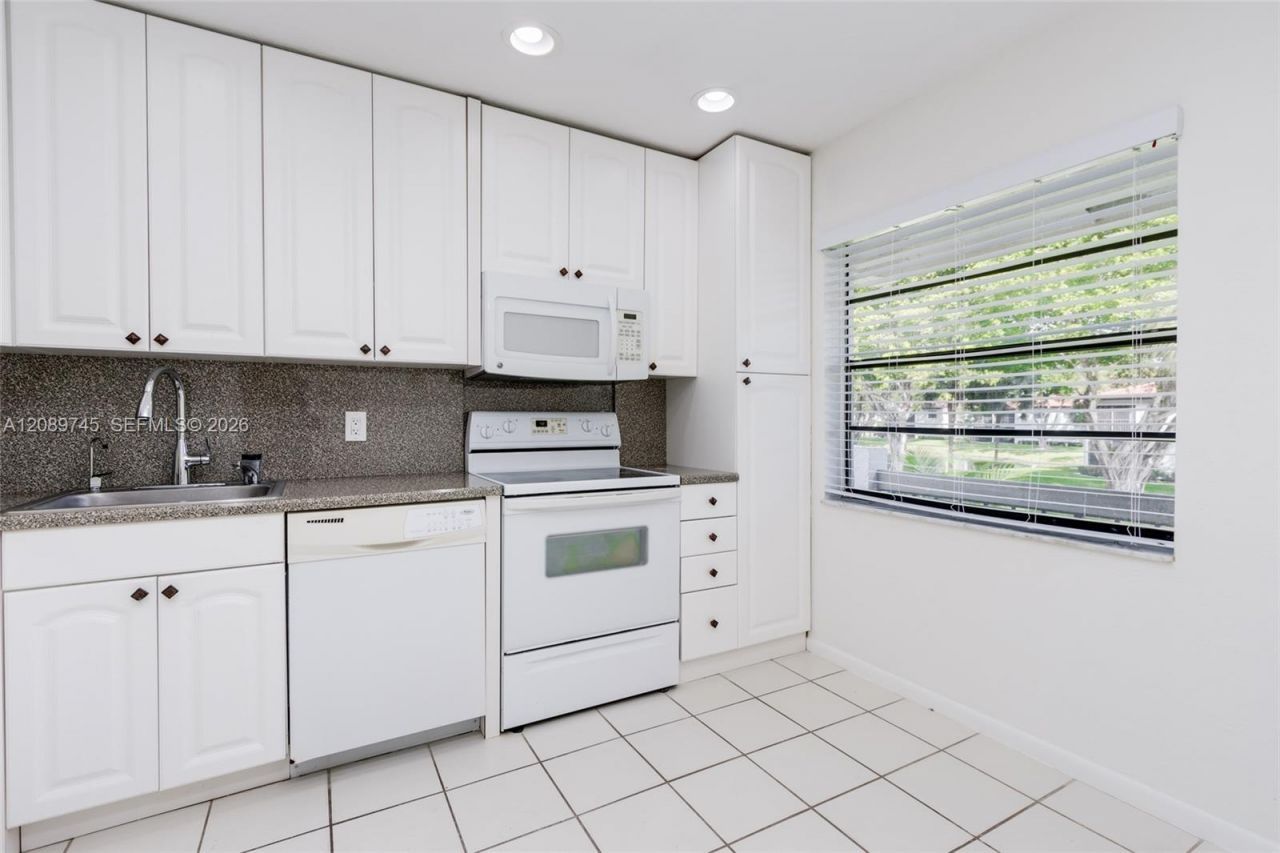 21529 Cypress Hammock Dr, Unit 35J, Boca Raton, FL 33428 Photo