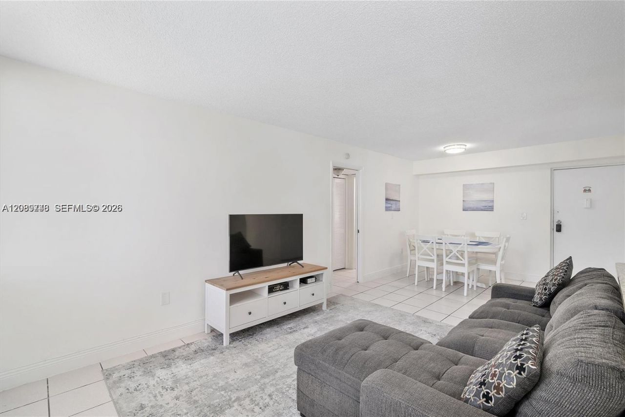 250 180th Dr, Unit 158, Sunny Isles Beach, FL 33160 Photo