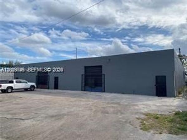3520 NW 51st St , Miami, FL 33142
