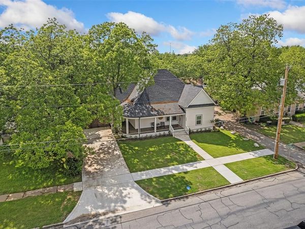 700 S Crockett Street, Sherman, TX 75090