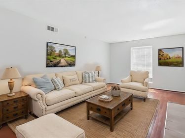 5232 Fleetwood Oaks Avenue, Unit 216, Dallas, TX 75235