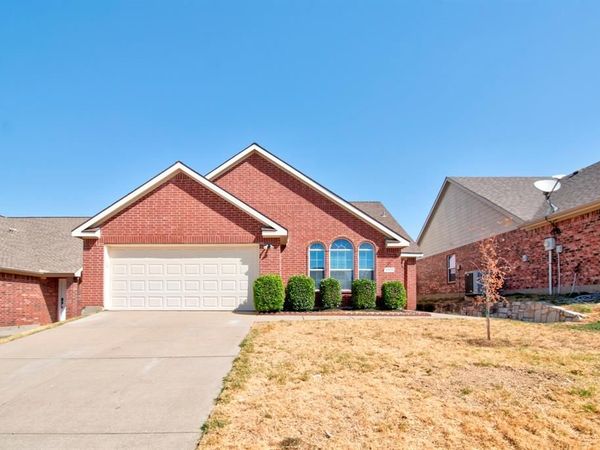 9001 Wild Rose Lane , Aubrey, TX 76227