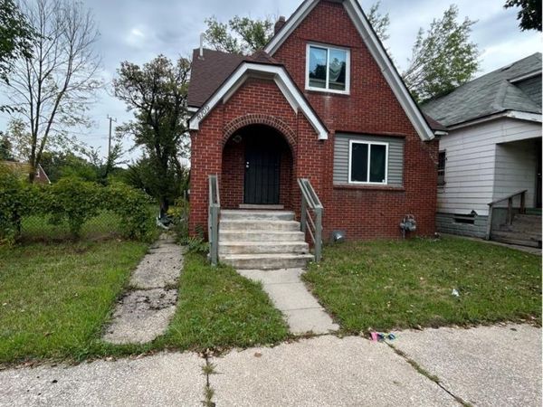 8109 Woodlawn Street, Detroit, MI 48213