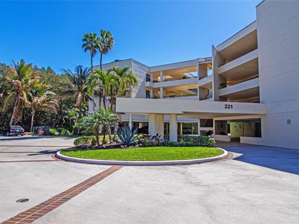 221 NE PLANTATION Road, Unit 213, Hutchinson Island, FL 34996
