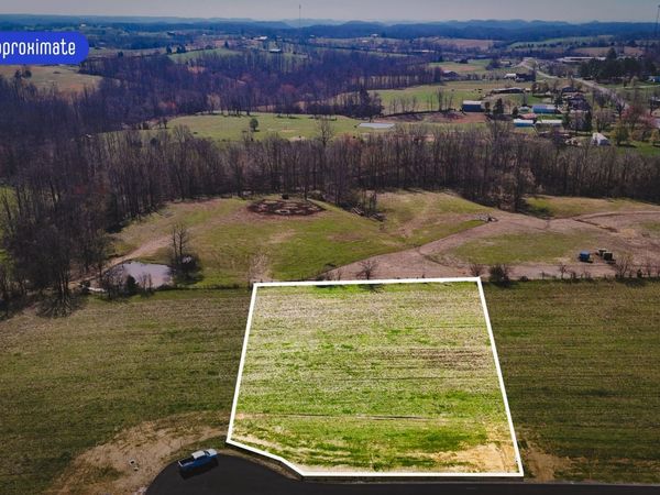 240 Daniel Lane , Unit 13, Westmoreland, TN 37186