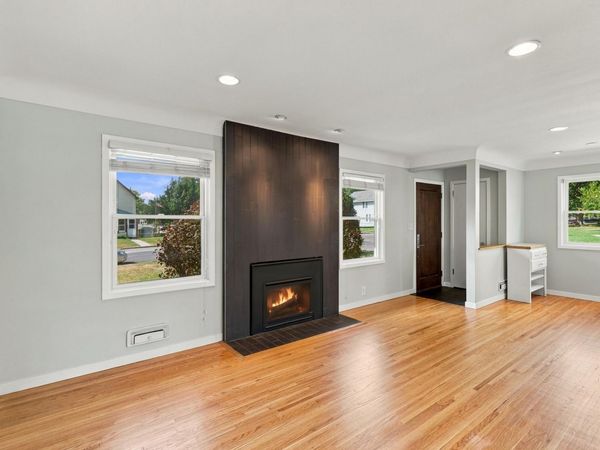 601 6th Avenue S, Hopkins, MN 55343