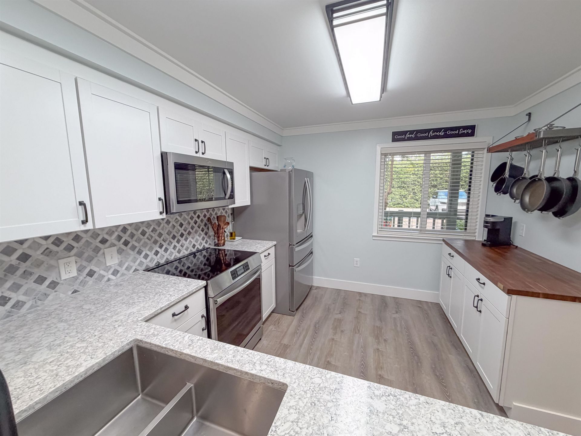 323 Wendover Ct. Photo 12