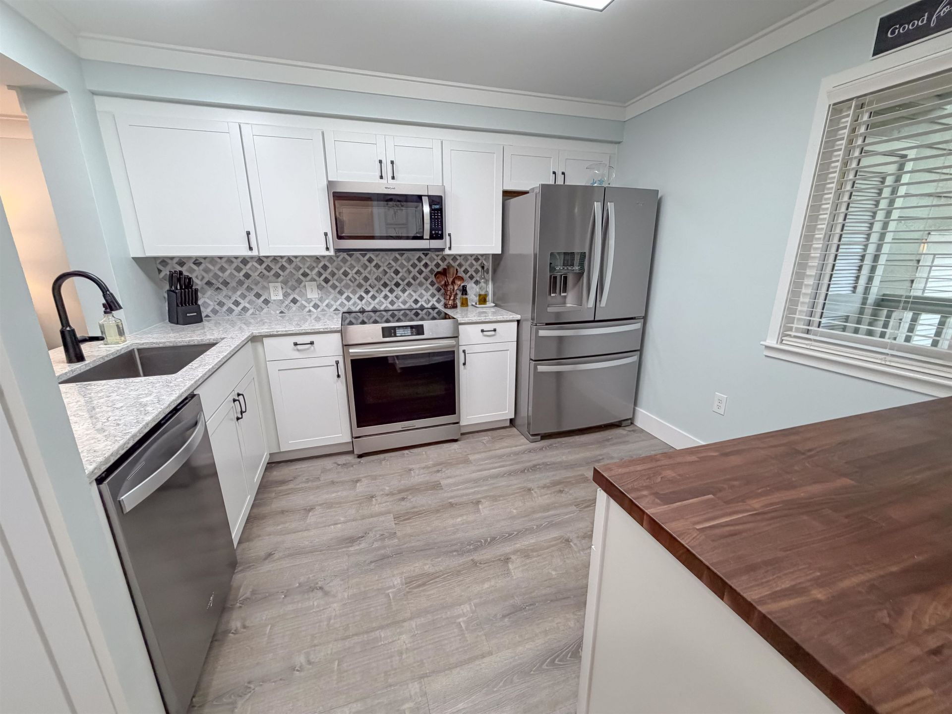 323 Wendover Ct. Photo 13