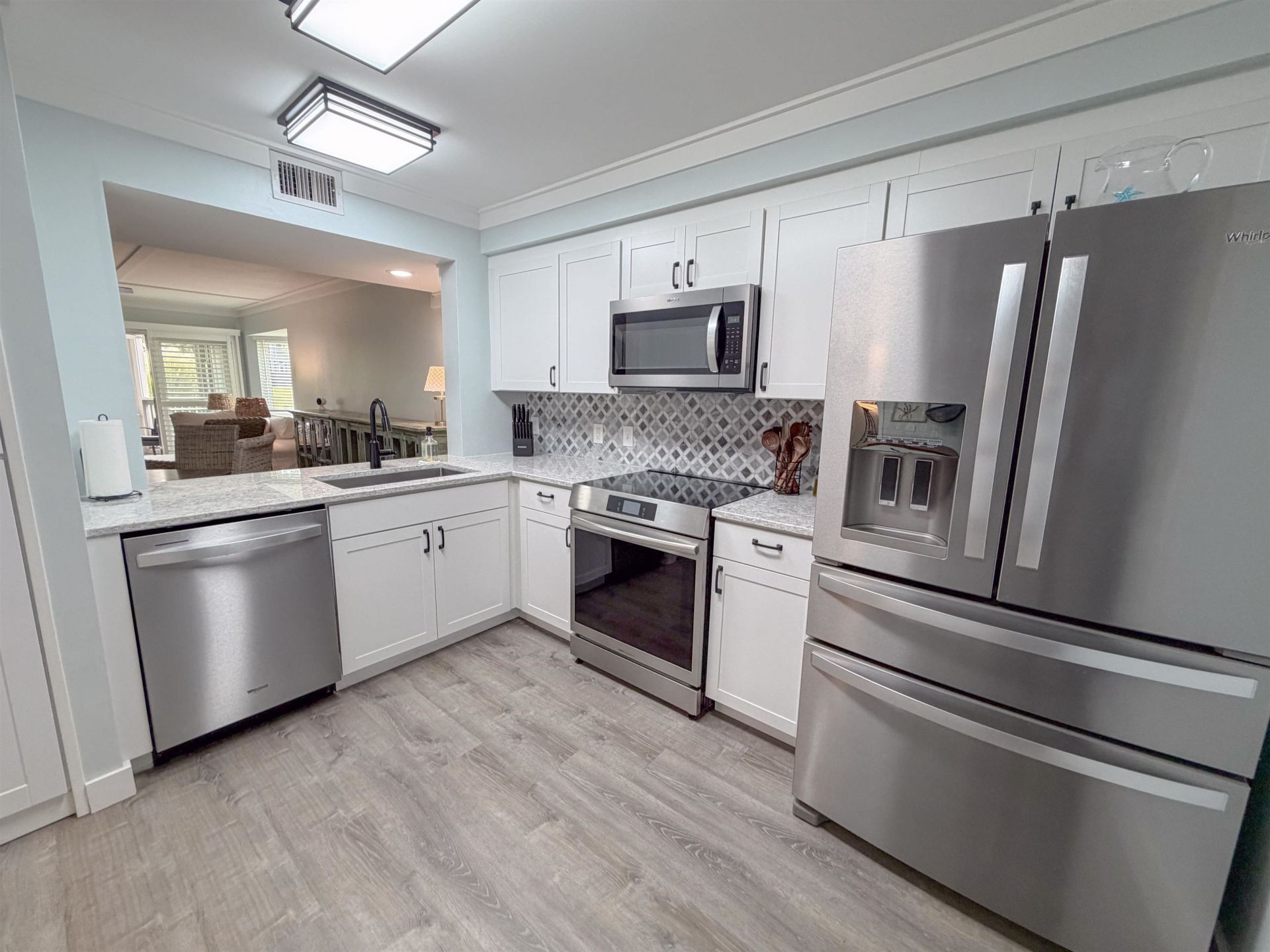 323 Wendover Ct. Photo 14