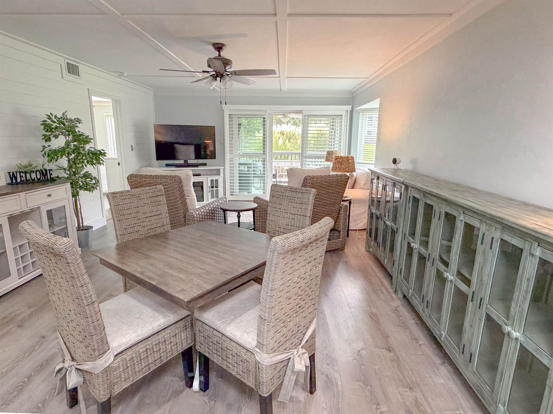 323 Wendover Ct. Photo 17