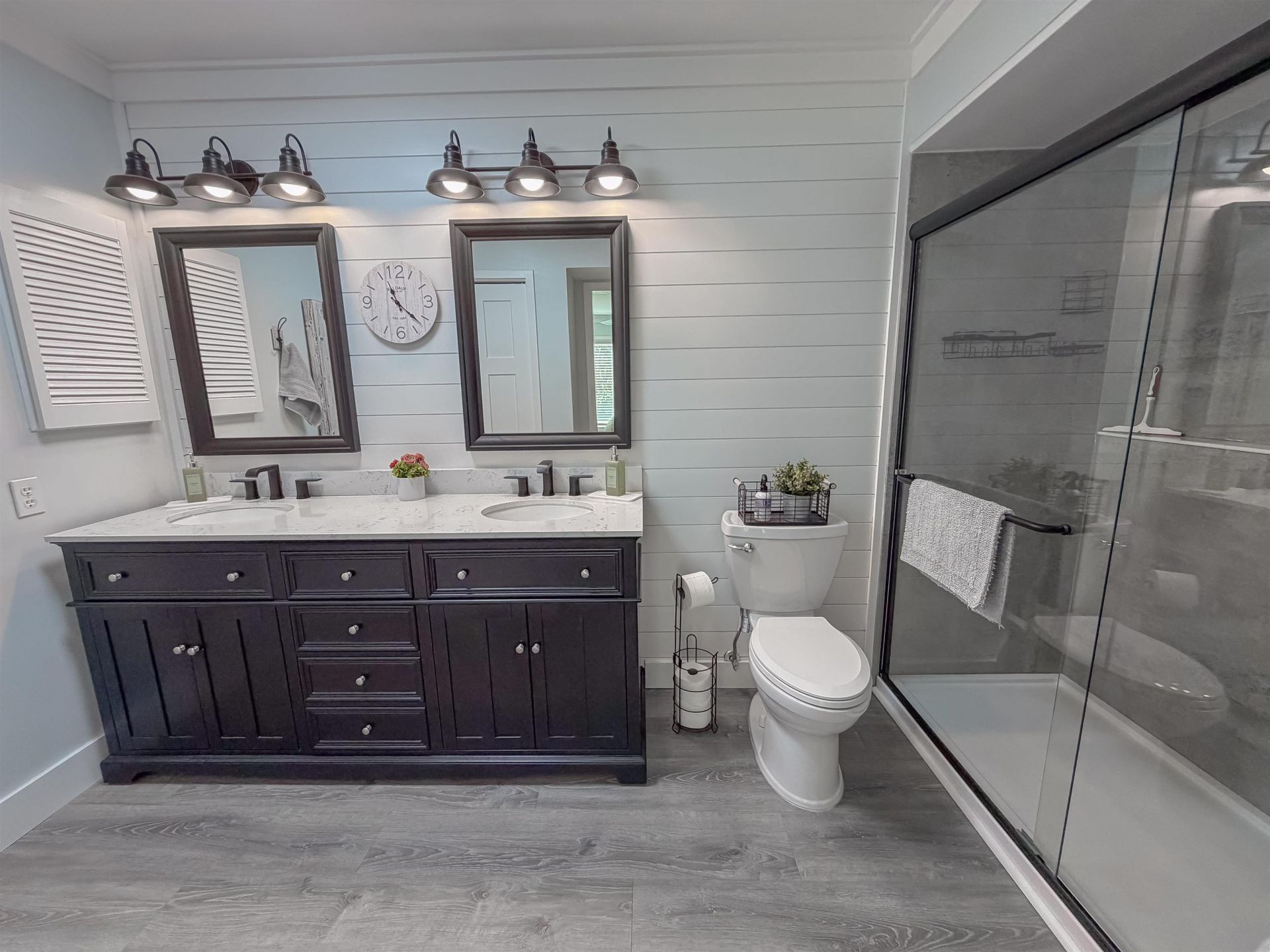 323 Wendover Ct. Photo 22