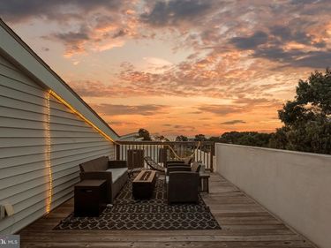 300 DOUGLAS AVENUE , COLONIAL BEACH, VA 22443
