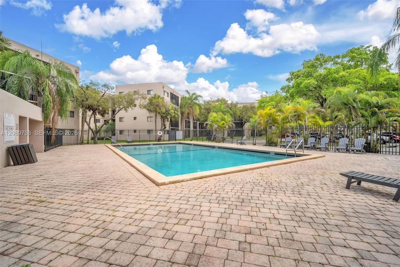 8700 SW 133rd Ave Rd, Unit 312, Miami, FL 33183 Photo