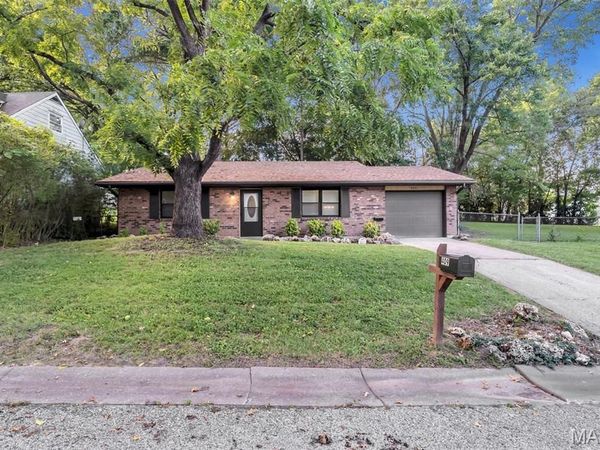 409 E 11th Street E, Washington, MO 63090