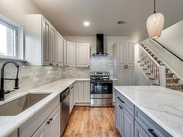 607 W Page Avenue, Dallas, TX 75208