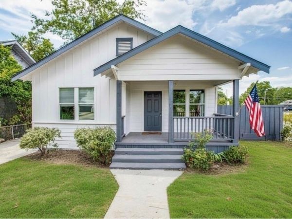 403 Parkview Avenue , Dallas, TX 75223
