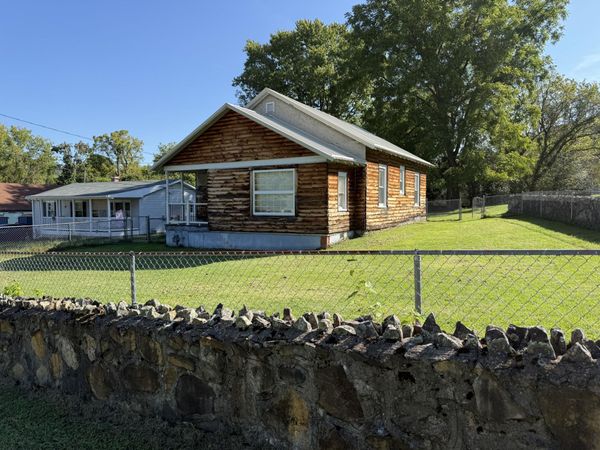2817 S Carpenter DR , Covington, VA 24426