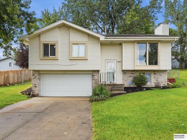 12917 Laurel Avenue, Omaha, NE 68164