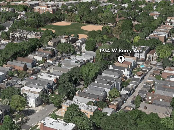 1934 W Barry Avenue , Chicago, IL 60657