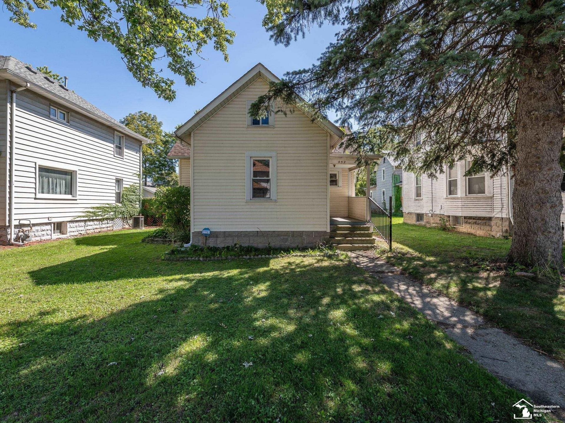 452 Sackett Avenue, Monroe, MI 48162 Main Photo