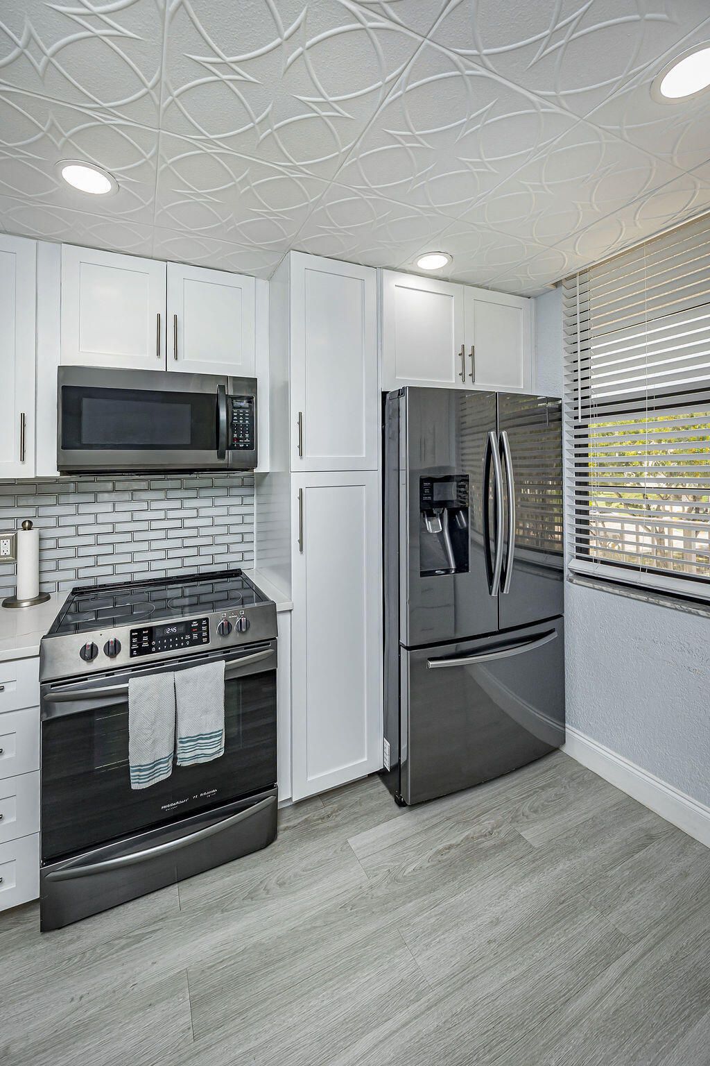 3630 Whitehall Drive, Unit 301, West Palm Beach, FL 33401 Photo