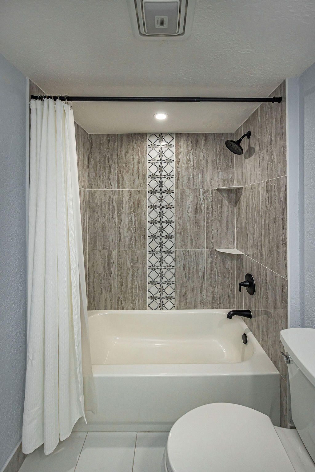 3630 Whitehall Drive, Unit 301, West Palm Beach, FL 33401 Photo