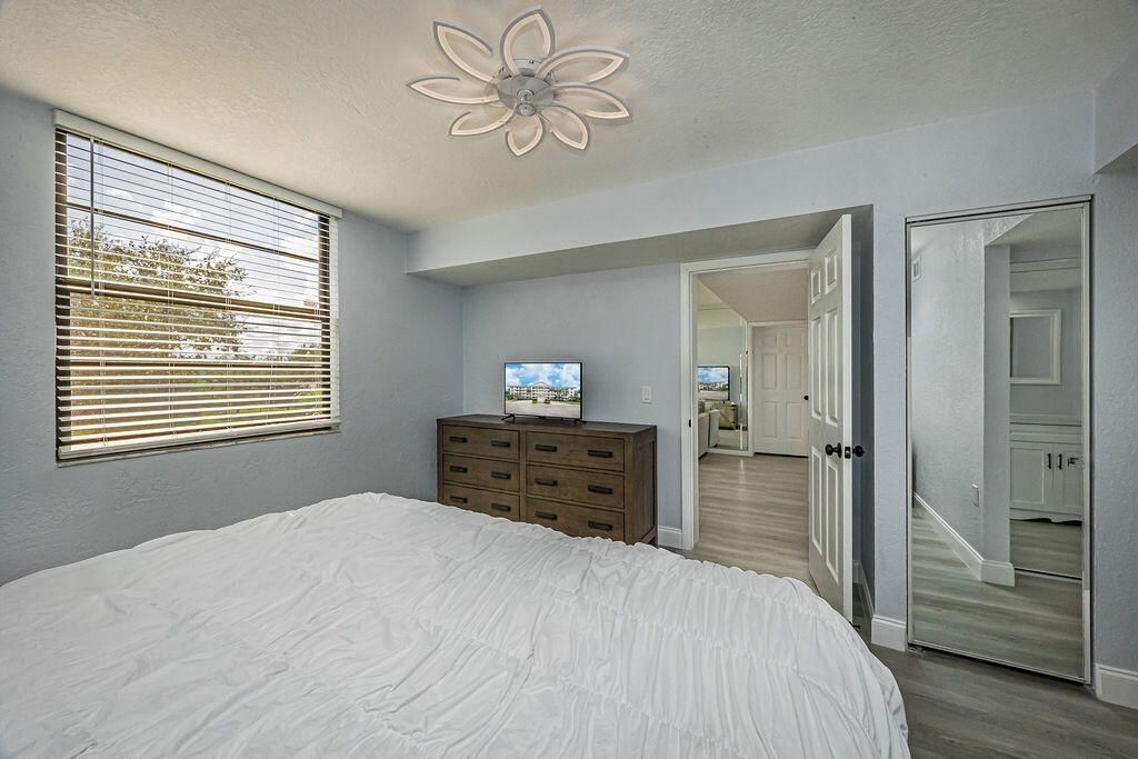 3630 Whitehall Drive, Unit 301, West Palm Beach, FL 33401 Photo