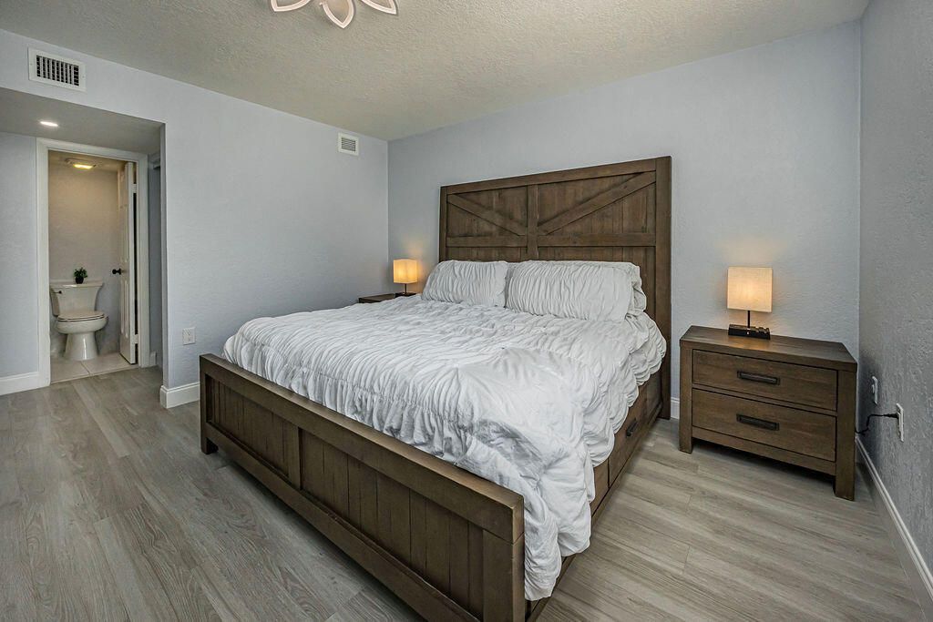 3630 Whitehall Drive, Unit 301, West Palm Beach, FL 33401 Photo