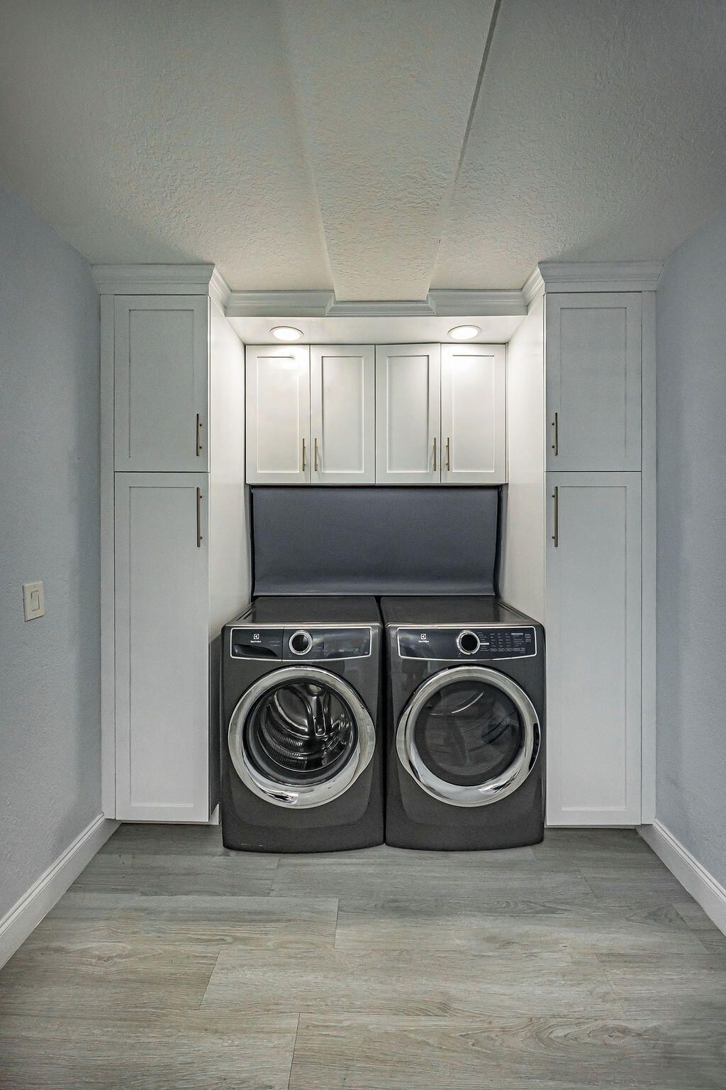 3630 Whitehall Drive, Unit 301, West Palm Beach, FL 33401 Photo