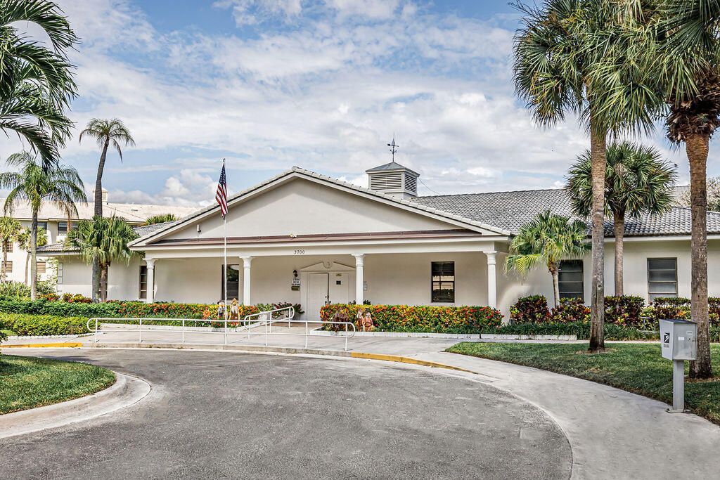 3630 Whitehall Drive, Unit 301, West Palm Beach, FL 33401 Photo