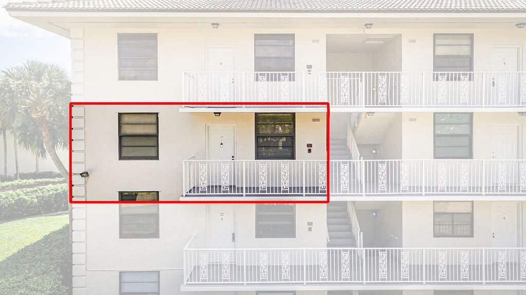 3630 Whitehall Drive, Unit 301, West Palm Beach, FL 33401 Photo