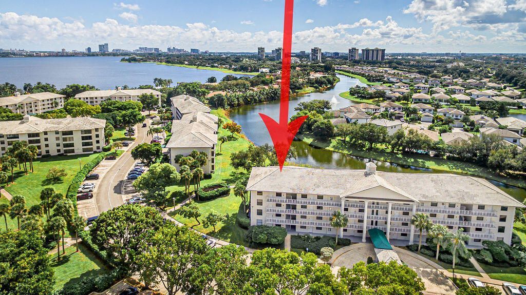 3630 Whitehall Drive, Unit 301, West Palm Beach, FL 33401 Photo