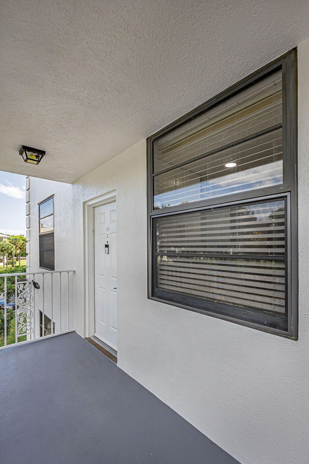 3630 Whitehall Drive, Unit 301, West Palm Beach, FL 33401 Photo