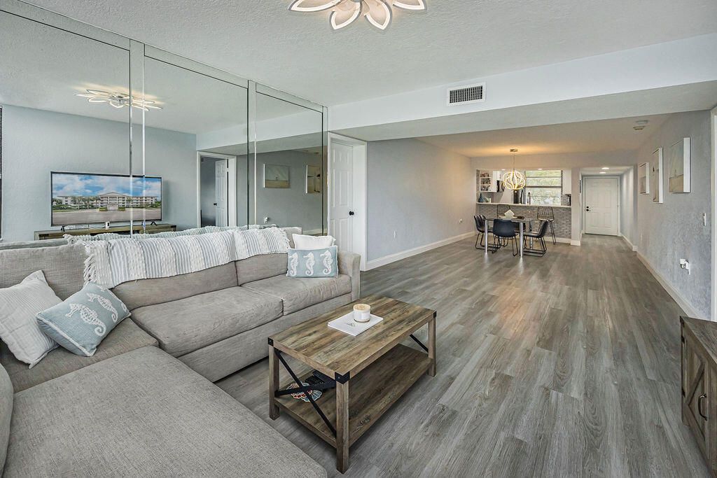 3630 Whitehall Drive, Unit 301, West Palm Beach, FL 33401 Photo